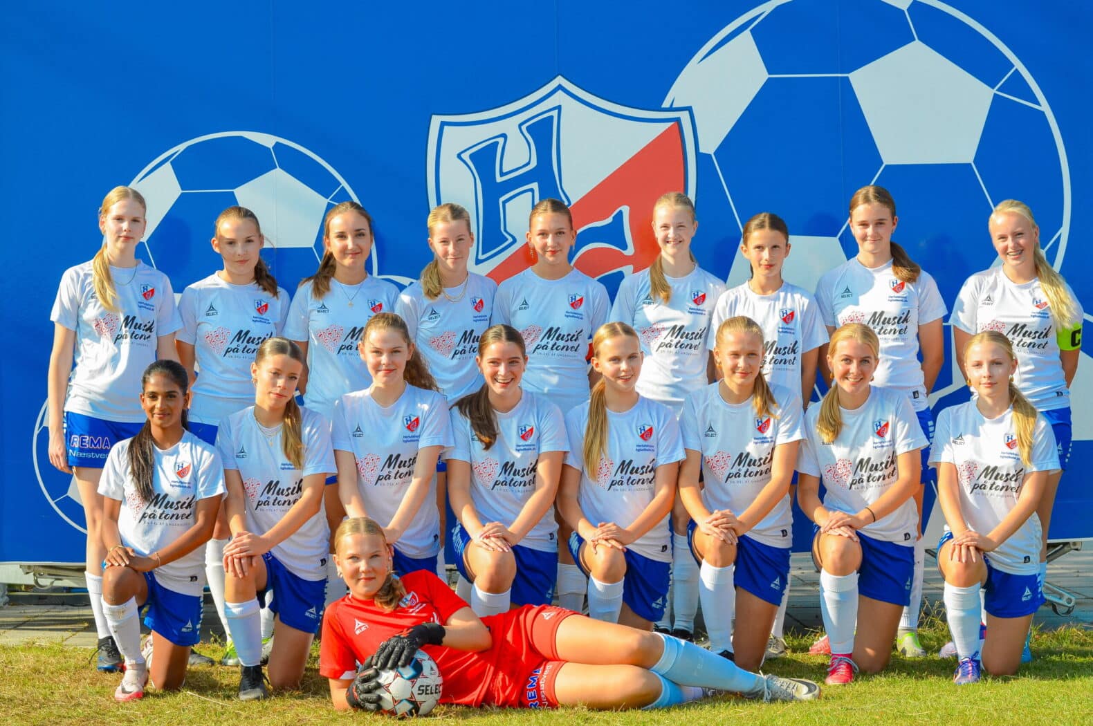 U16 Holdfoto